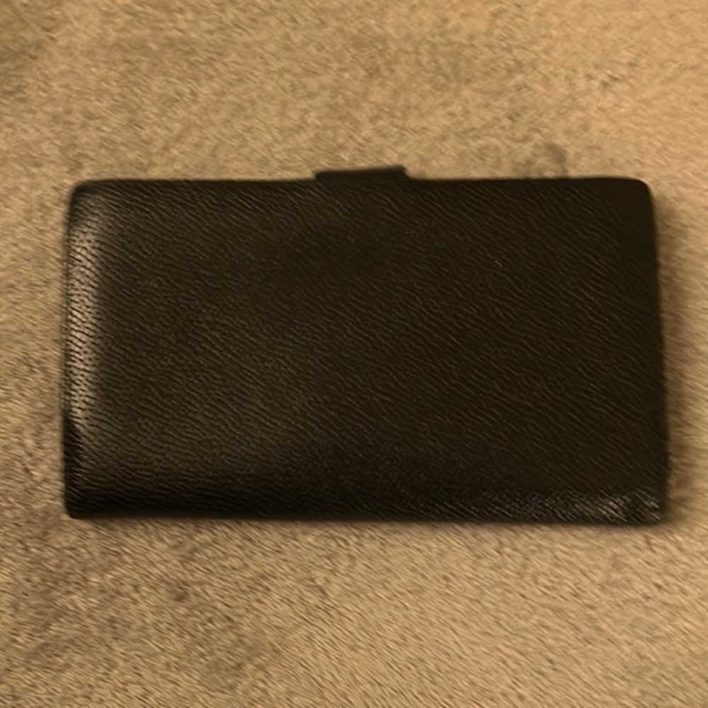 Chanel Long Kisslock Wallet - Picture 2 of 8